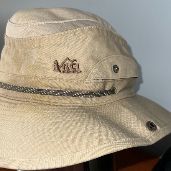 REI Bucket Hat; Vented Explorer Hat - Picture 1 of 6